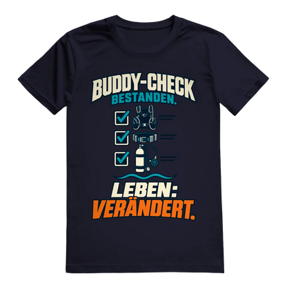 Buddy-Check Bestanden T-Shirt – Checklisten Statement Shirt