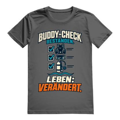 Buddy-Check Bestanden T-Shirt – Checklisten Statement Shirt